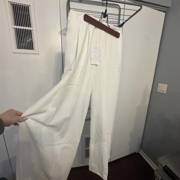 Pleated High Waist Wide Leg Pants - Picture 9 of 10